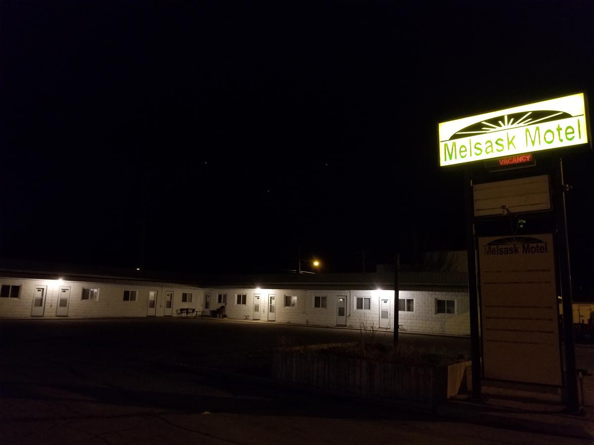 Melsask Motel Melville Exterior photo