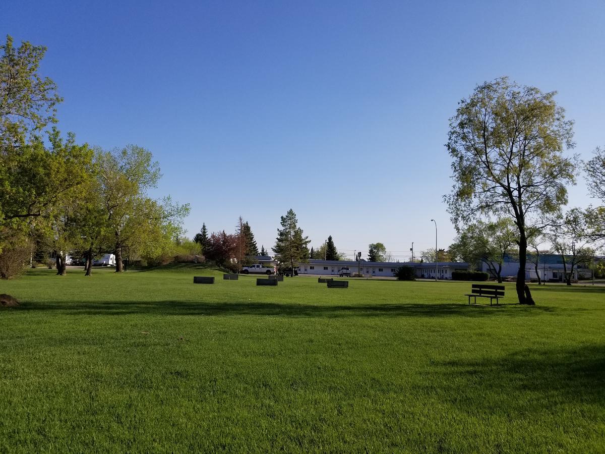 Melsask Motel Melville Exterior photo